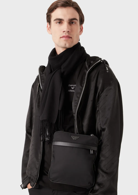 bărbați R802G2127 eșarfă cu franjuri cu imprimeu vultur Armani negru