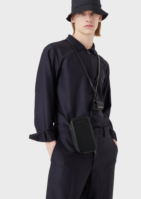 bărbați R802G2218 husa iphone din piele cu logo si curea Armani negru