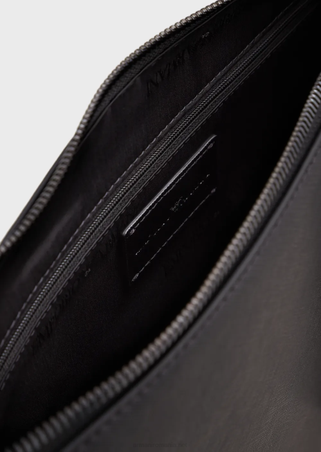 bărbați R802G2219 husă din piele regenerată cu imprimeu saffiano Armani negru