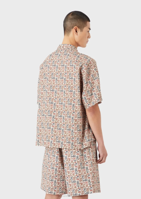 bărbați R802G1077 cămașă cu mânecă scurtă din muselină organică din colecția sustenabilă, cu imprimeu peste tot Armani bej