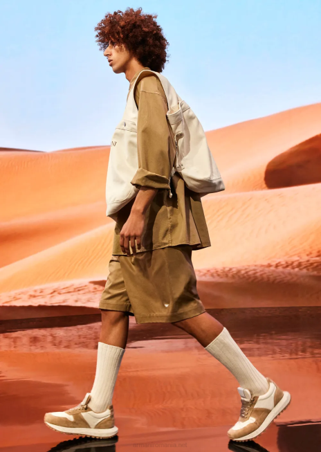 bărbați R802G1078 colecție durabilă cămașă din muselină organică vopsită în haine, cu guler guru Armani maro