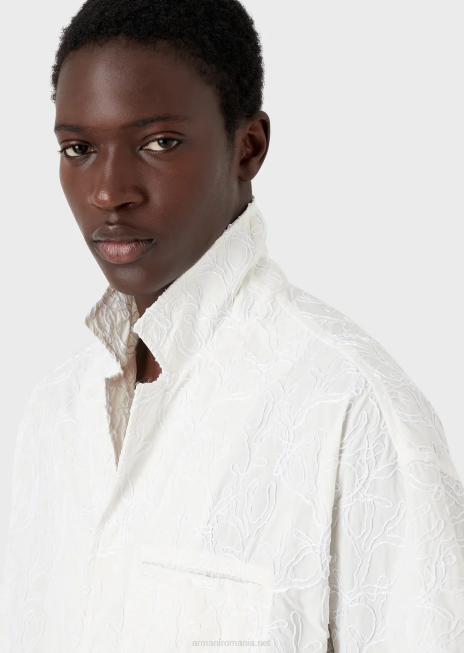 bărbați R802G1084 bluză cu mâneci scurte din nailon ripstop brodat cu rafie Armani alb