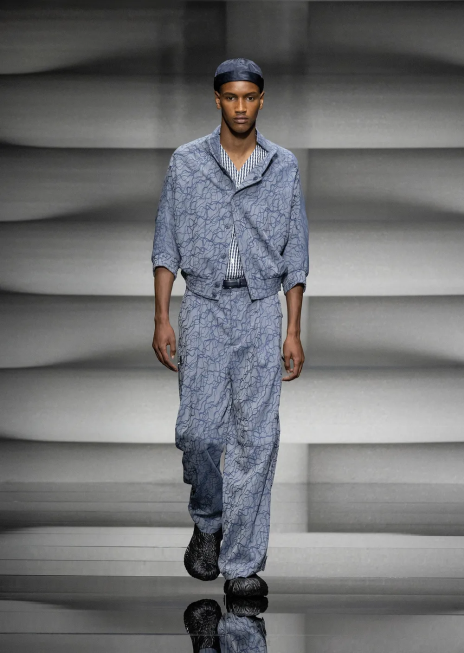 bărbați R802G1113 cămașă cu decolteu în V din seersucker din amestec de mătase în două nuanțe Armani model