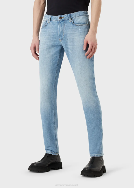 bărbați R802G1157 Blugi j06 slim-fit din denim stretch cu aspect vintage Armani albastru deschis