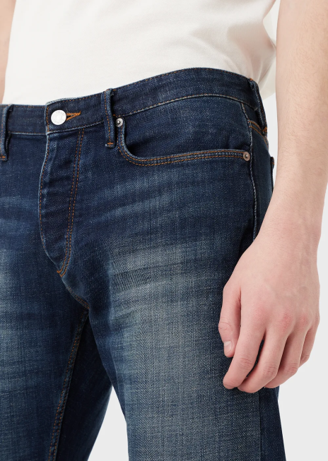 bărbați R802G1165 Blugi j75 slim-fit, cu aspect uzat, din denim organic Armani albastru mediu