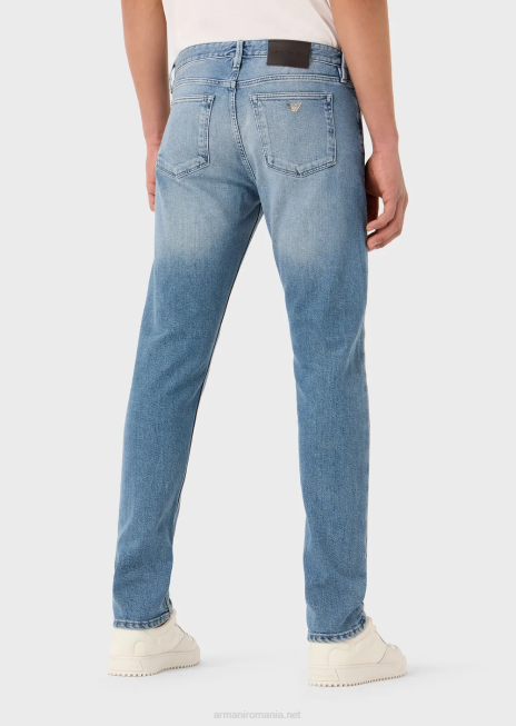 bărbați R802G1166 Blugi din denim decolorat j75 slim-fit cu aspect vintage Armani albastru deschis