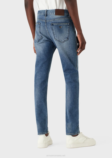 bărbați R802G1173 Blugi j16 slim-fit, spălați cu pietre, cu aspect vintage, din denim Armani albastru mediu