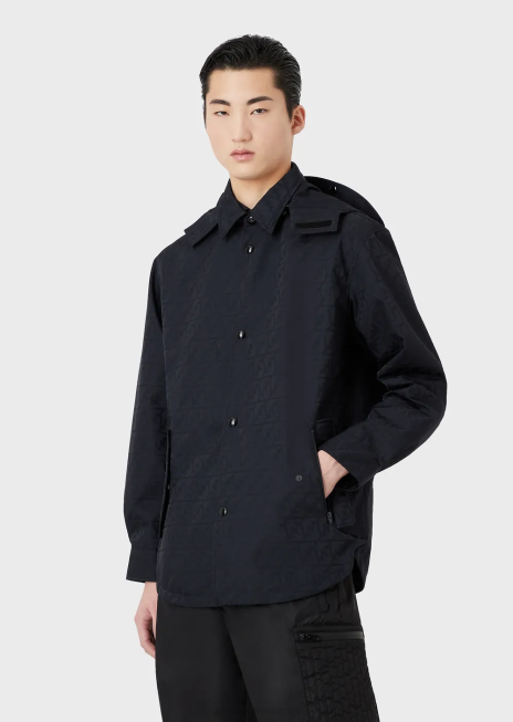 bărbați R802G1322 Bluză reversibilă cu glugă din nailon jacquard, cu logo-ul vultur peste tot Armani albastru marin