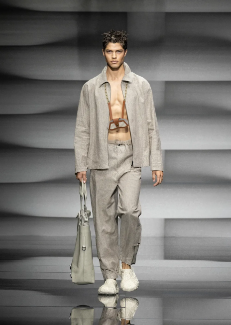 bărbați R802G1337 bluză din in îmbrăcat cu fermoar, cu motiv chevron ajurat Armani bej