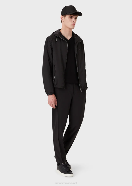 bărbați R802G1342 bluză din nailon hidrofugă, cu glugă și plasture cu logo Armani negru