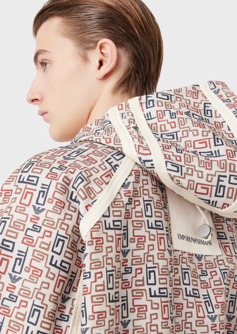 bărbați R802G1349 bluză de colecție sustenabilă cu fermoar și glugă în ripstop organic, cu imprimeu integral Armani