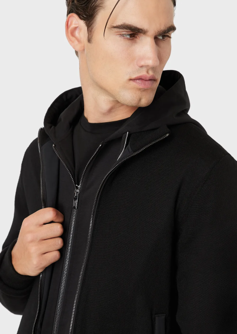 bărbați R802G1360 bluză reversibilă din nailon matlasat și tricot, cu plasture cu logo Armani negru