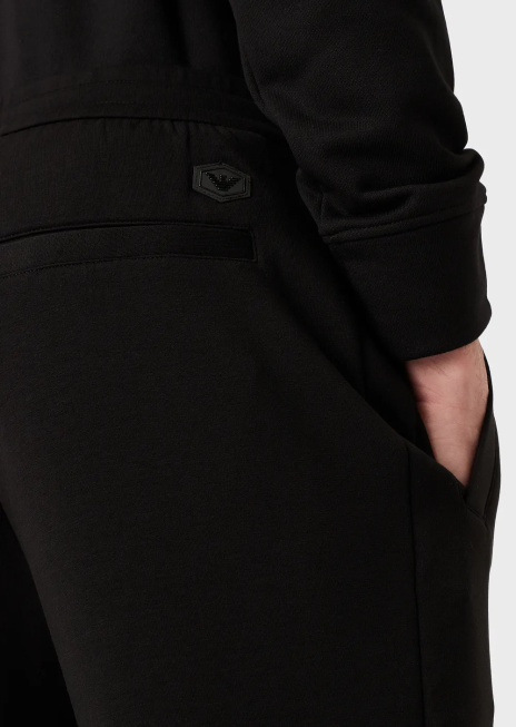 bărbați R802G1393 pantaloni de jogging din jerseu dublu cu buzunar cu pasare Armani negru