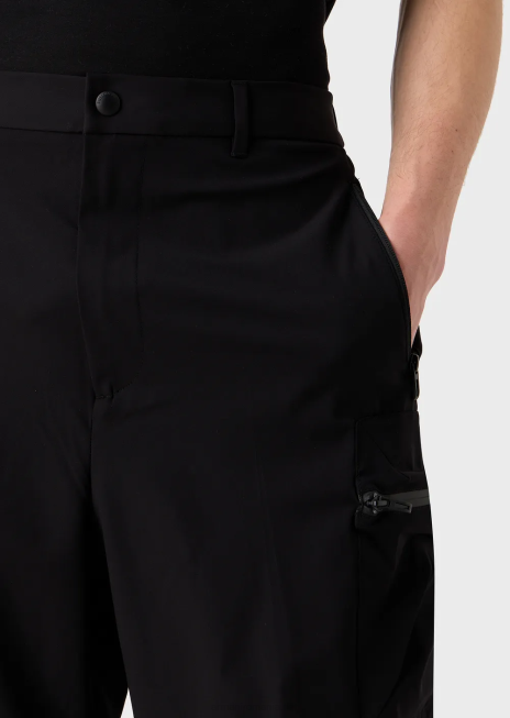 bărbați R802G1403 pantaloni scurți din nailon tehnic, hidrofugă, elastic pentru călătorii Armani negru