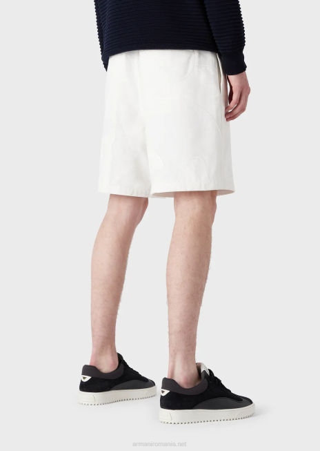 bărbați R802G1406 pantaloni scurți din pânză, cu broderie de camuflaj supradimensionată, asortată de culori Armani