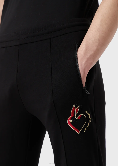 bărbați R802G1447 pantaloni de jogging din jerseu dublu cu broderie iepure Armani negru