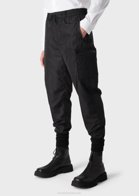 bărbați R802G1480 pantaloni din nailon tehnic mat reciclat Armani negru