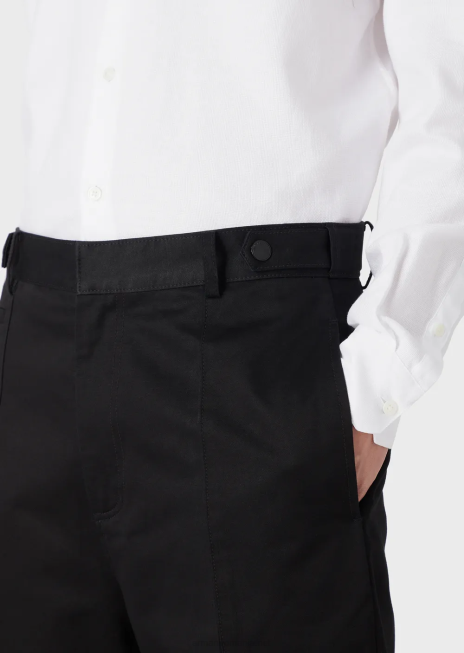 bărbați R802G1481 pantaloni chino din bumbac-satin cu nervuri Armani negru