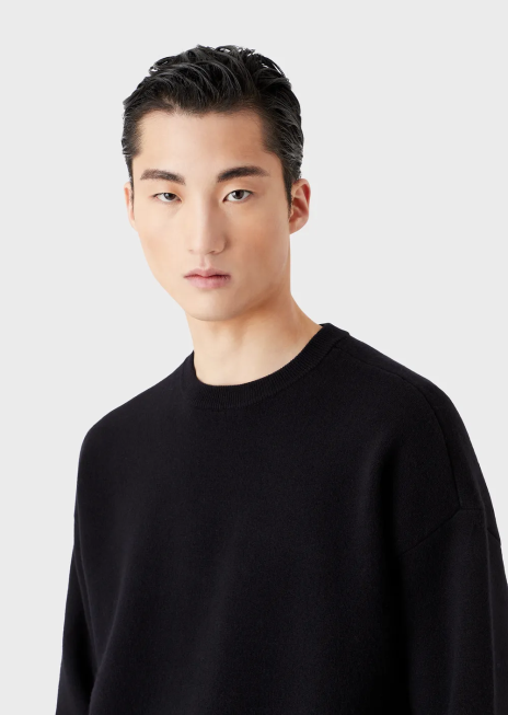 bărbați R802G1236 pulover cu gâtul turn din lână virgină Armani albastru marin