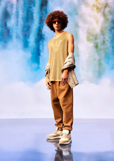 bărbați R802G1256 colecție sustenabilă maiou supradimensionat realizat dintr-o plasă tricotată din fire reciclate Armani