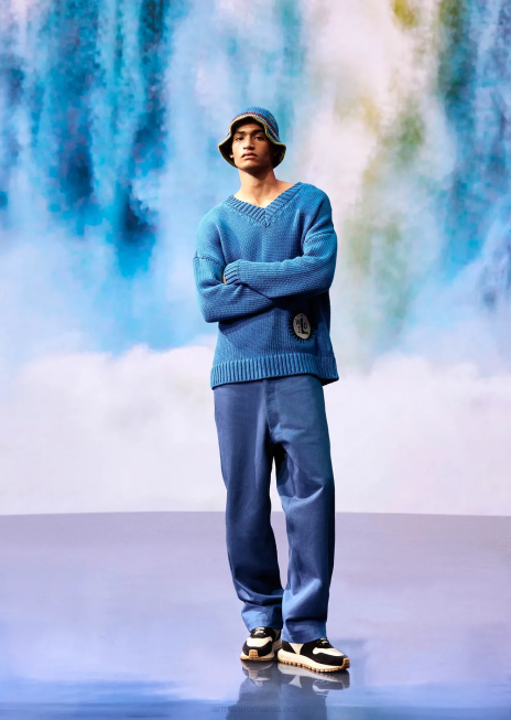 bărbați R802G1258 Pulover supradimensionat din amestec de bumbac reciclat, cu decolteu în V, cu plasture Armani albastru electric