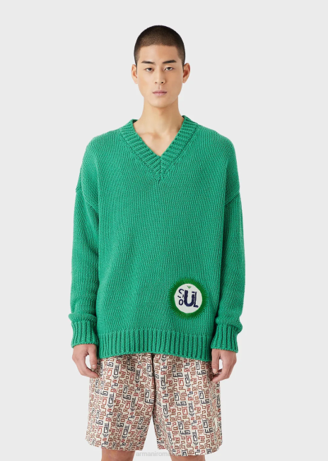 bărbați R802G1259 Pulover supradimensionat din amestec de bumbac reciclat, cu decolteu în V, cu plasture Armani verde