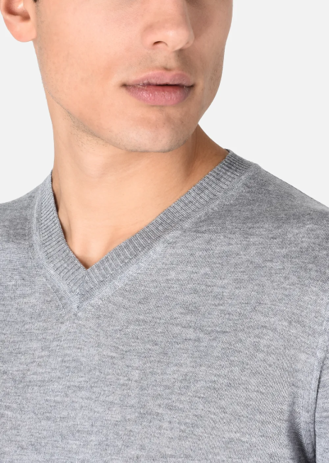 bărbați R802G1267 pulover cu decolteu în V din lână virgină Armani gri deschis