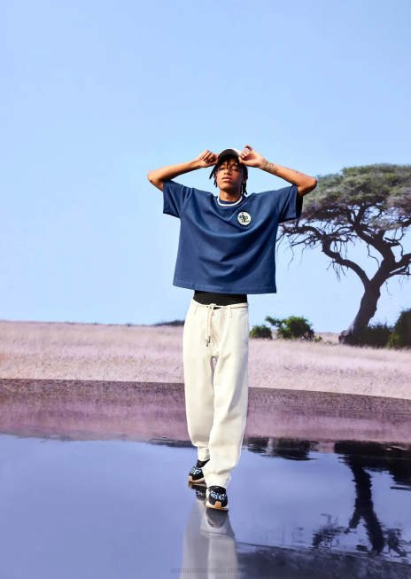 bărbați R802G1680 colecție sustenabilă tricou din jerseu american organic cu plasture Armani albastru electric