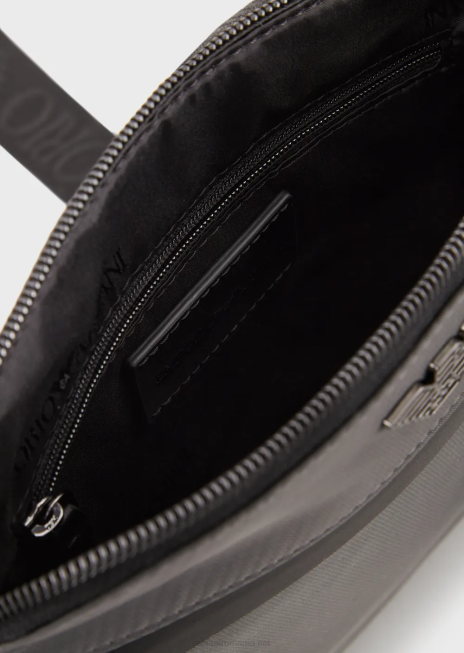 bărbați R802G1973 geantă de umăr plată, din nailon reciclat Armani gri închis