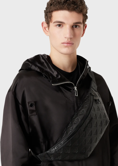 bărbați R802G1970 geantă de curea din piele cu vultur în relief Armani negru