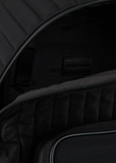 bărbați R802G1945 rucsac din nylon ripstop reciclat, matlasat Armani negru