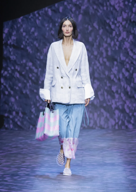 femei R802G2740 blazer supradimensionat, cu piept dublu, într-un amestec de in și cânepă în carouri prințul de Wales Armani azur