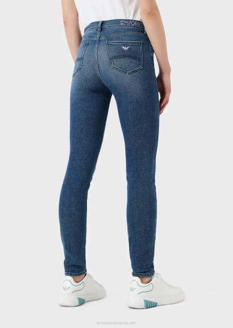 femei R802G2749 Blugi j20 cu talie înaltă, super skinny-fit, spălați cu pietre, din denim organic confortabil Armani albastru mediu