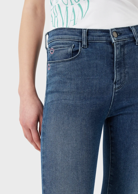 femei R802G2749 Blugi j20 cu talie înaltă, super skinny-fit, spălați cu pietre, din denim organic confortabil Armani albastru mediu