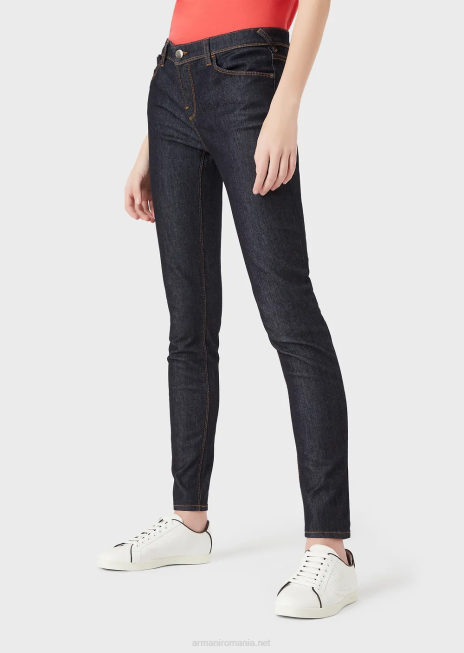 femei R802G2776 Blugi j28 cu talie medie, super skinny, din denim confort mercerizat Armani albastru marin