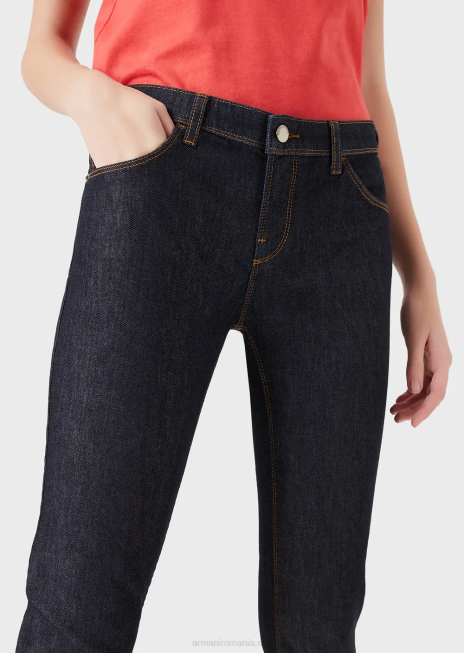 femei R802G2776 Blugi j28 cu talie medie, super skinny, din denim confort mercerizat Armani albastru marin