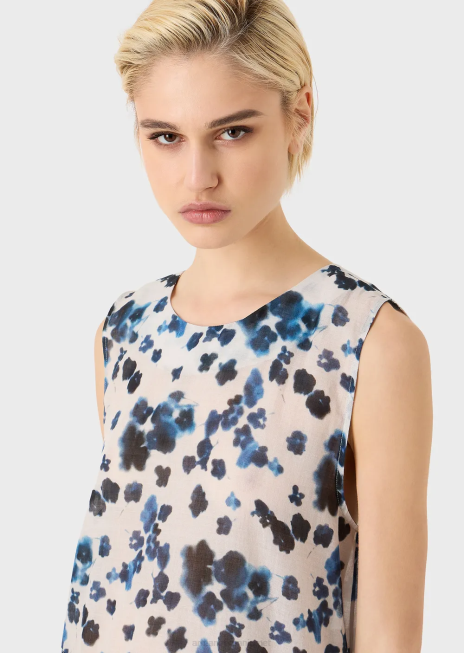 femei R802G84 Rochie cu voluri din colecția capsule mare într-o muselină cu imprimeu batik floral Armani model