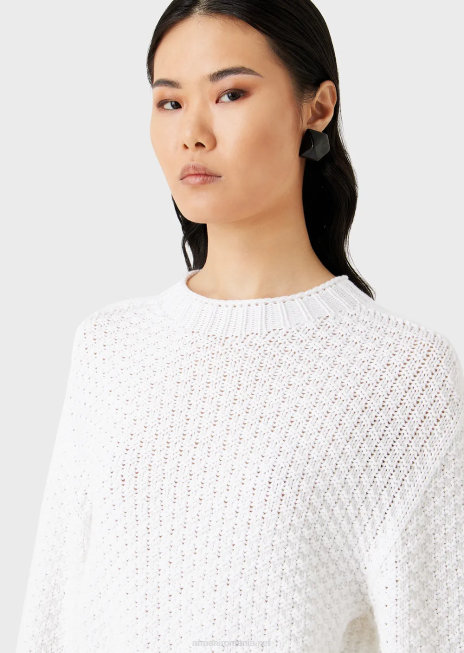 femei R802G206 pulover fără cusături, cu croiala boxy, cu tricot cu cusături de mușchi Armani alb ca laptele