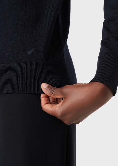 femei R802G219 pulover cu gâtul turn din pură lână virgină Armani albastru