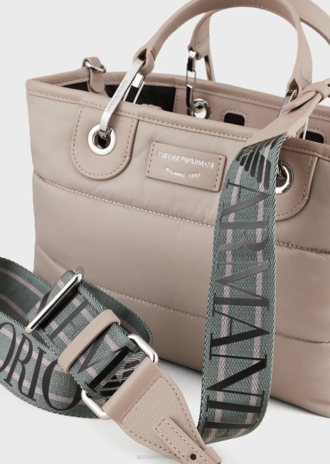 femei R802G671 geantă shopper mică myea din nailon matlasat, reciclat Armani bej