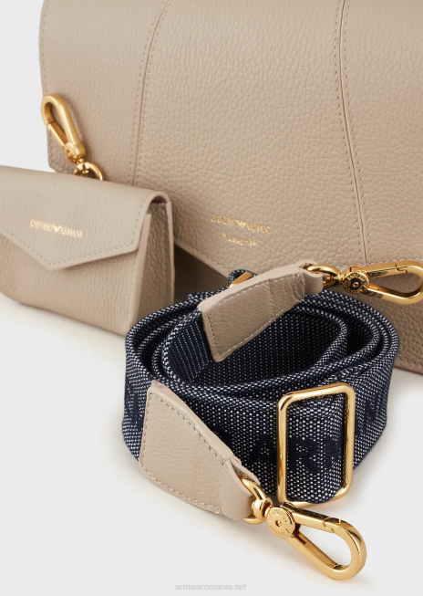 femei R802G611 Geantă de umăr din piele de căprioară imprimată cu suport pentru carduri Armani bej