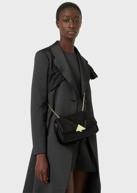 femei R802G620 geantă clutch matlasată din satin cu curea de umăr Armani două tone