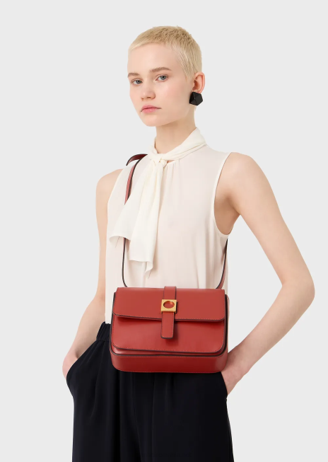 femei R802G631 geanta de umar din piele Armani roșu